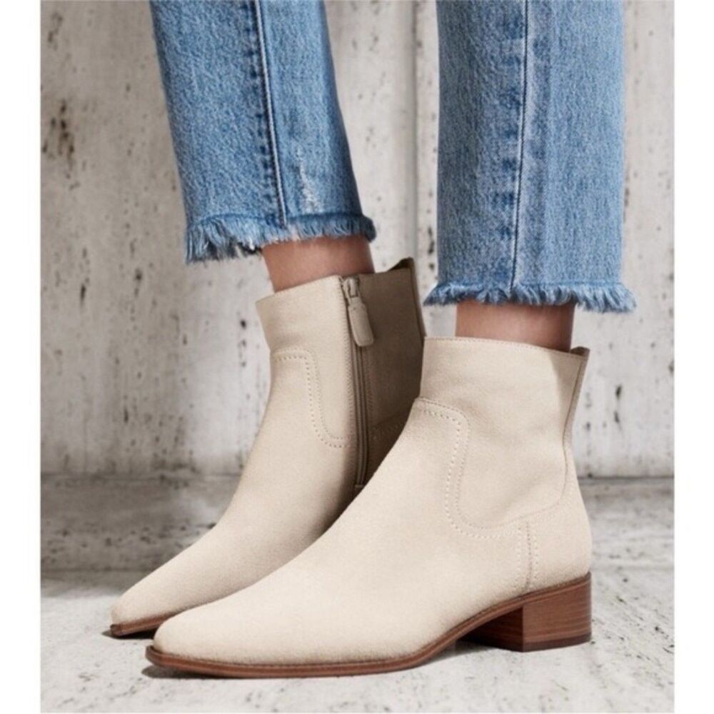 NWOB Women's Cole Haan Naia Pointed Toe Block Heel Booties In Oat Suede Size 8